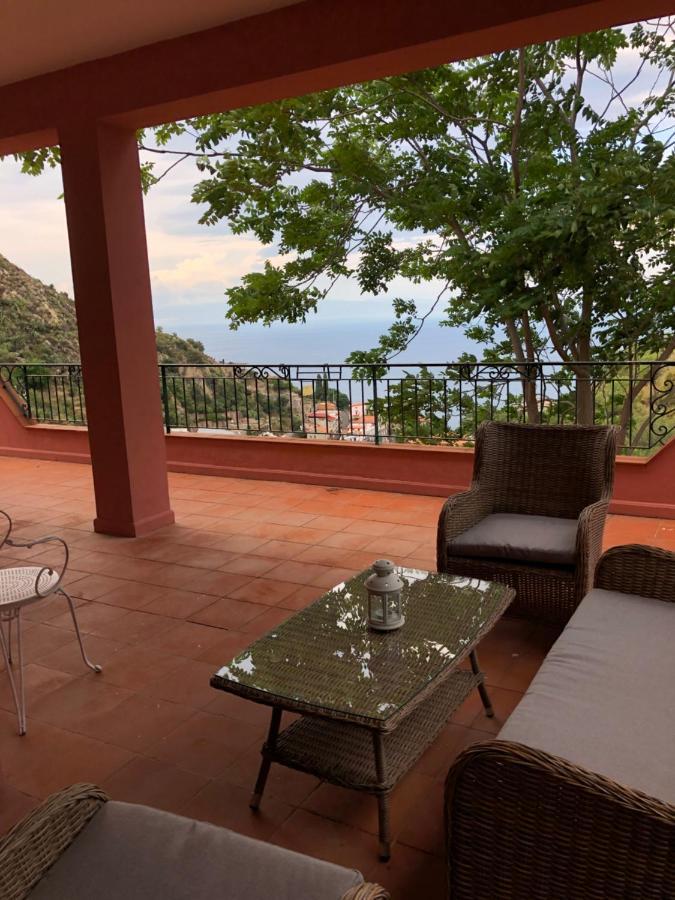 Villa Le Petit Paradis Таормина Екстериор снимка