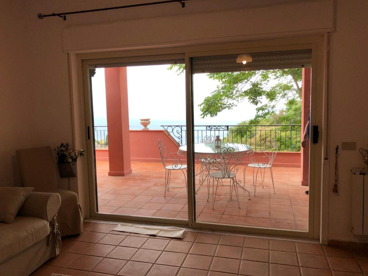Villa Le Petit Paradis Таормина Екстериор снимка