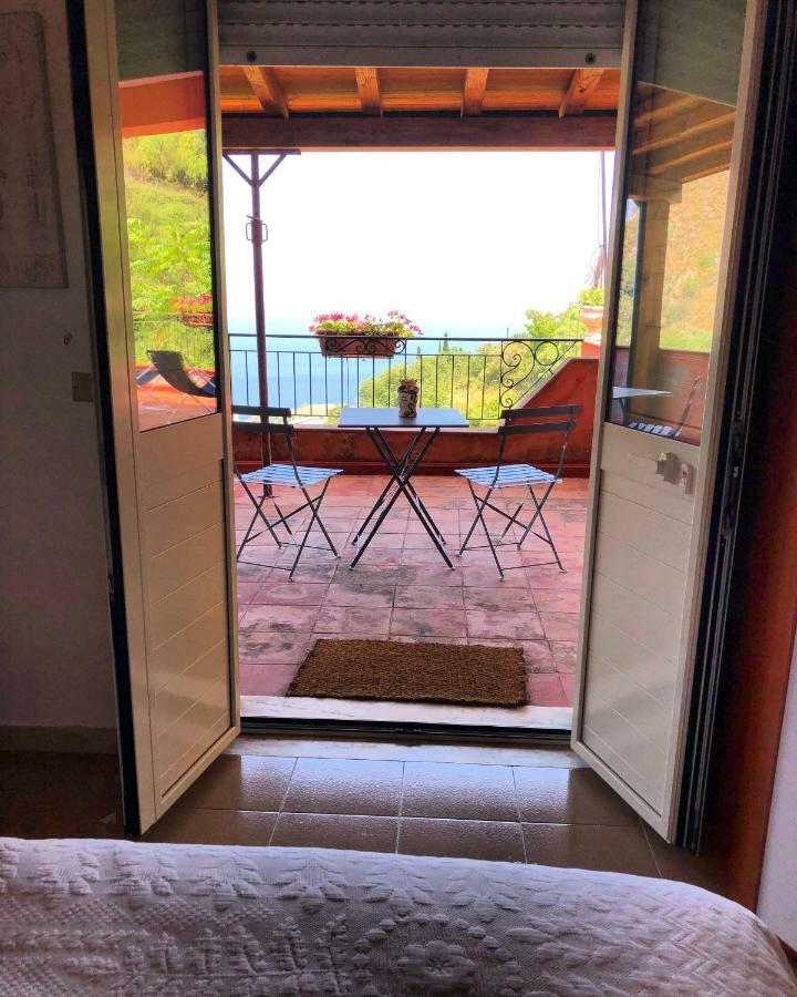 Villa Le Petit Paradis Таормина Екстериор снимка